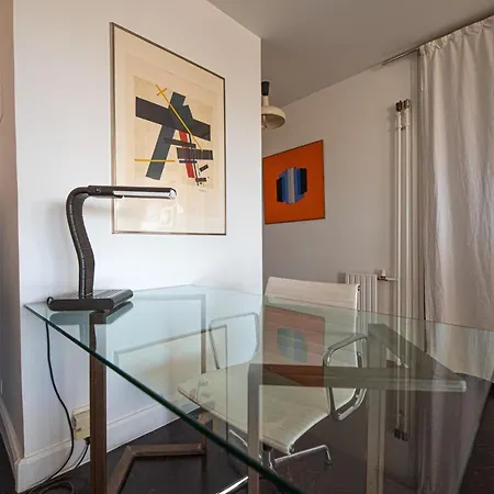 Amazing View In - Area Apartment